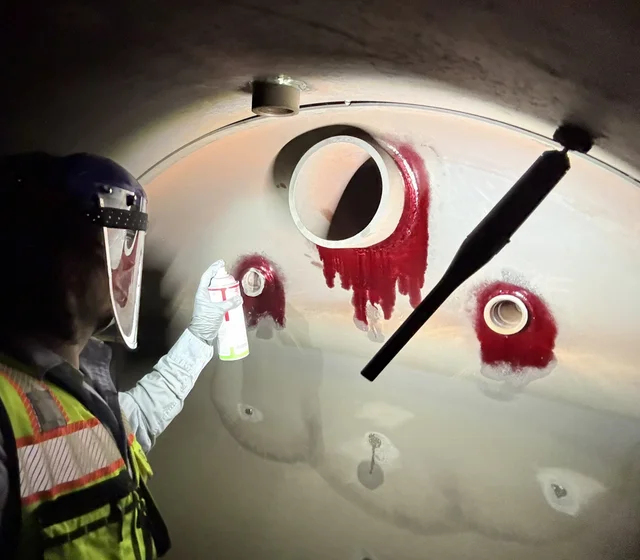 Applying dye penetrant inside a deaerator