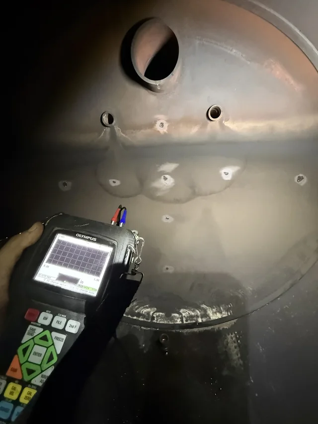 UT thickness testing inside a deaerator